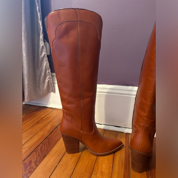 Brand new never worn Steve Madden cognac boots - Picture 2 of 2